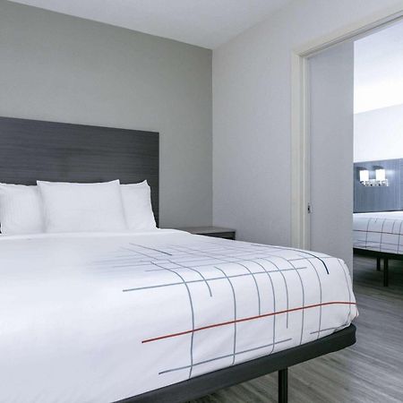 La Quinta Inn By Wyndham Dallas Uptown Zewnętrze zdjęcie