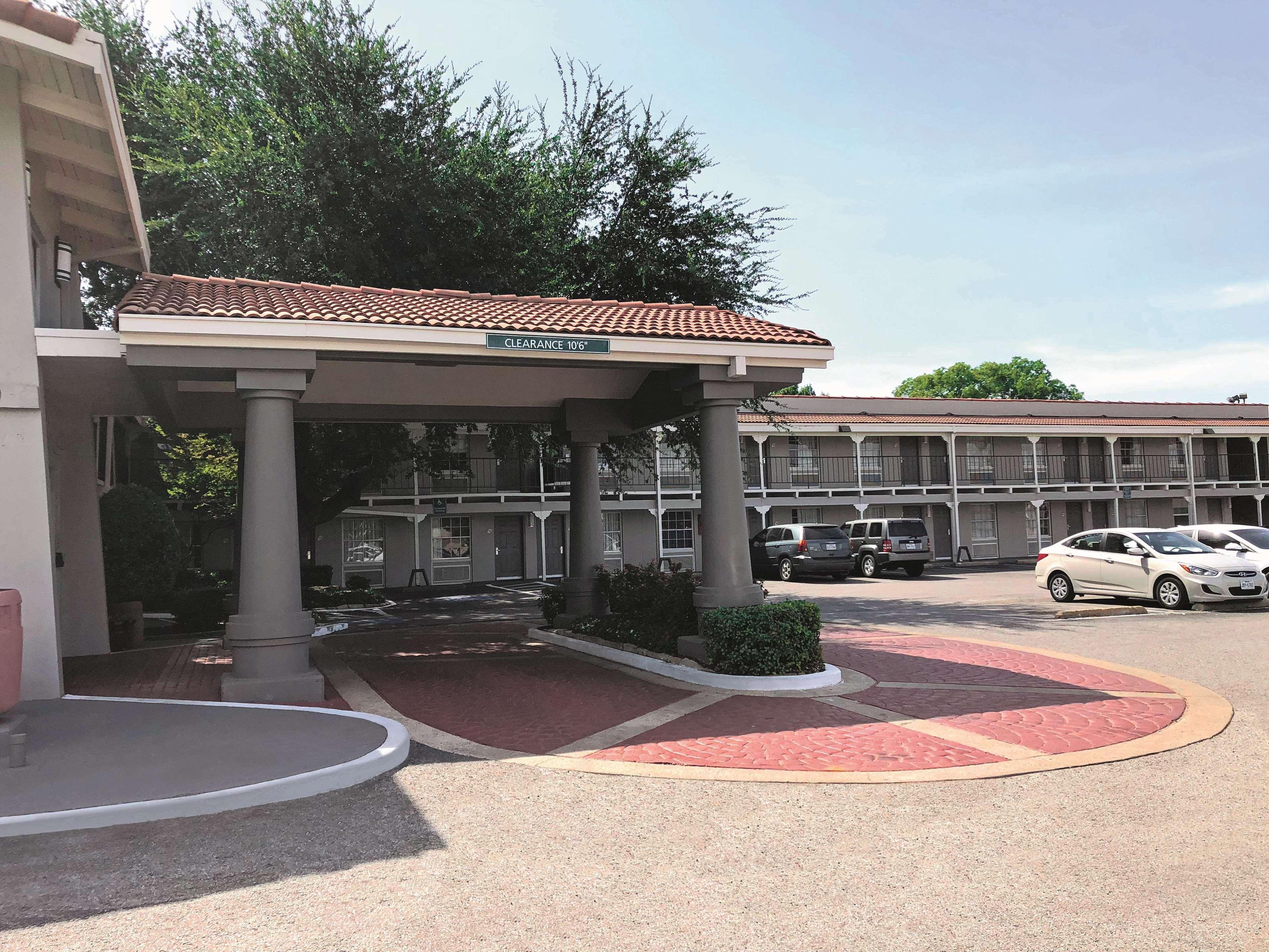 La Quinta Inn By Wyndham Dallas Uptown Zewnętrze zdjęcie