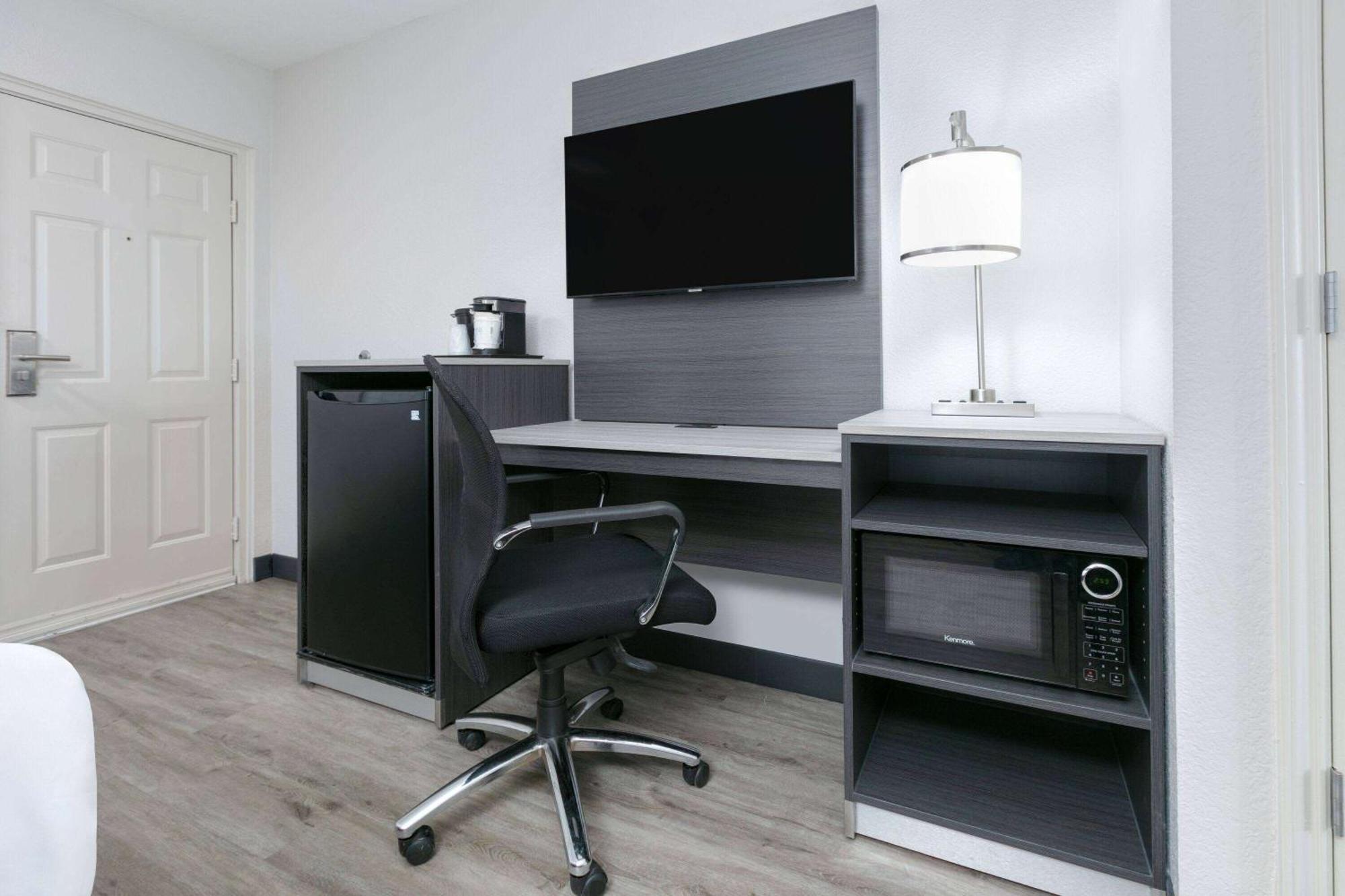 La Quinta Inn By Wyndham Dallas Uptown Zewnętrze zdjęcie