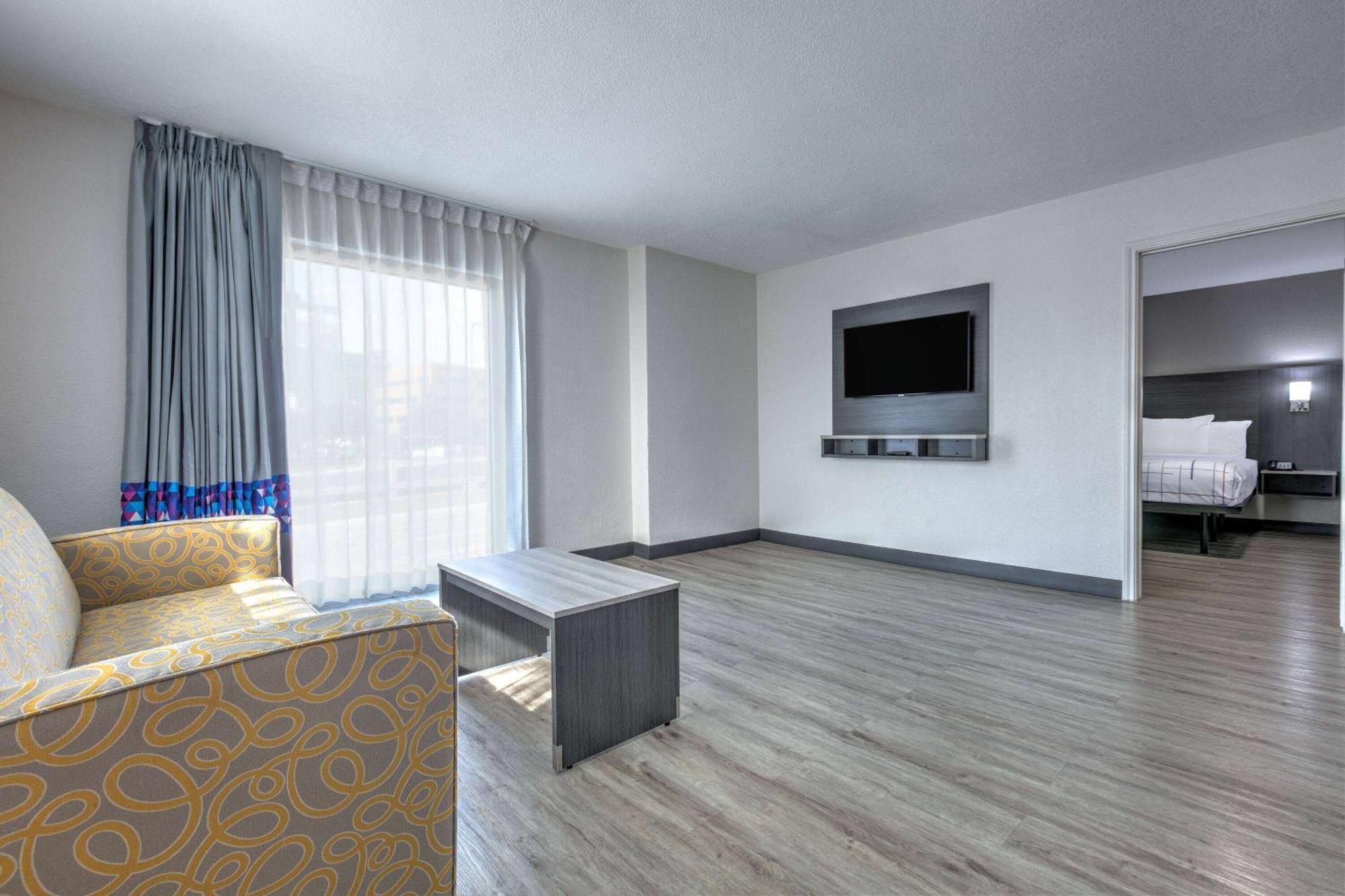 La Quinta Inn By Wyndham Dallas Uptown Zewnętrze zdjęcie