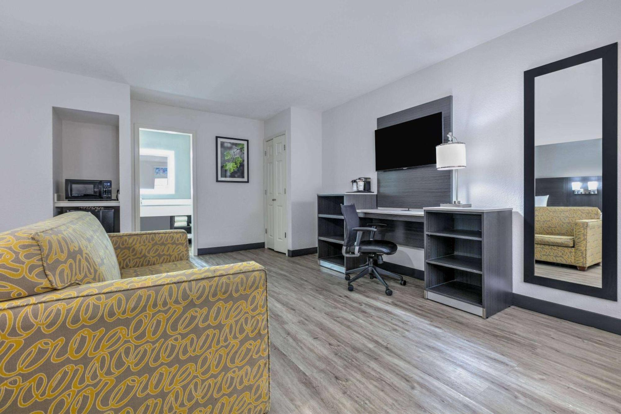 La Quinta Inn By Wyndham Dallas Uptown Zewnętrze zdjęcie