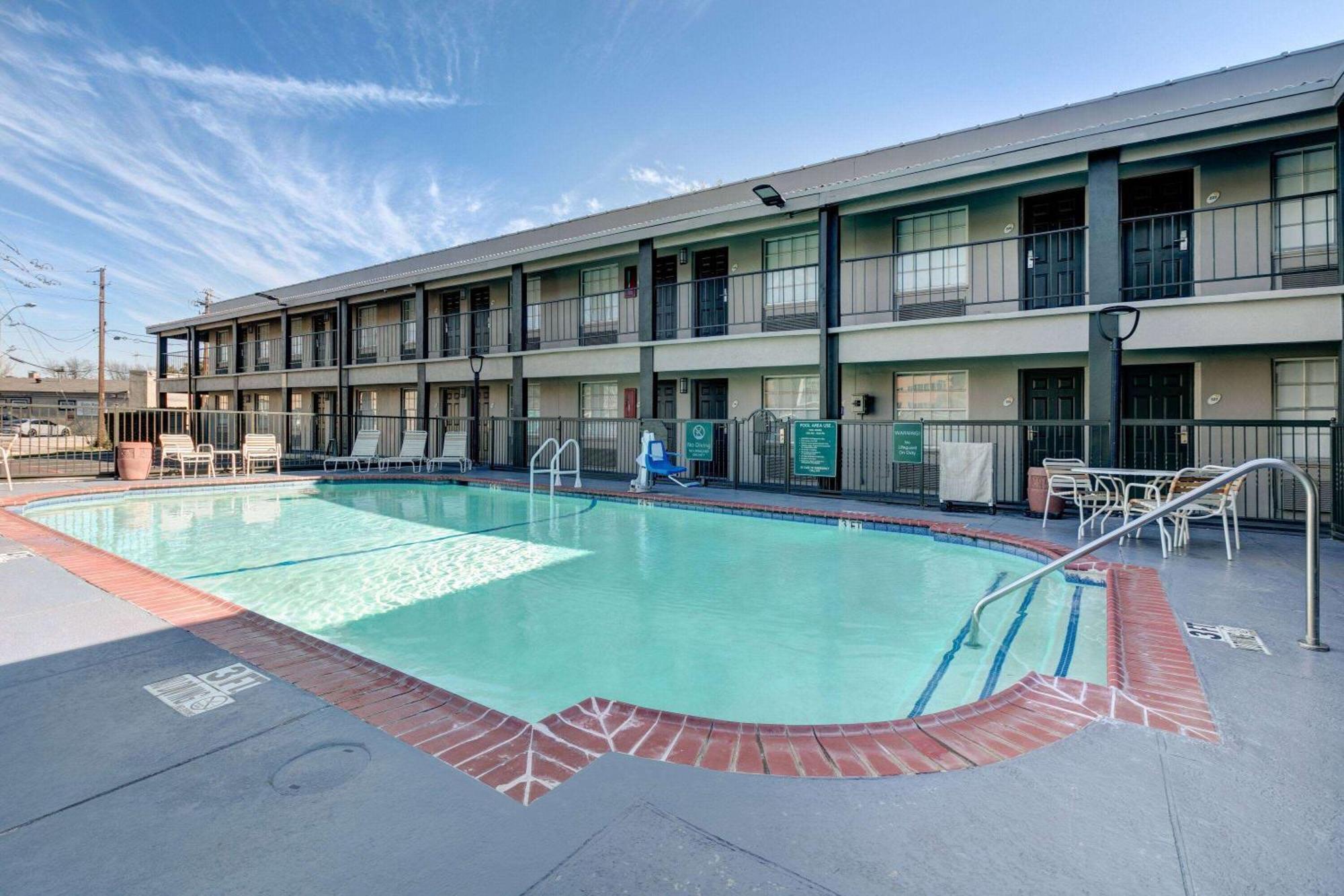 La Quinta Inn By Wyndham Dallas Uptown Zewnętrze zdjęcie