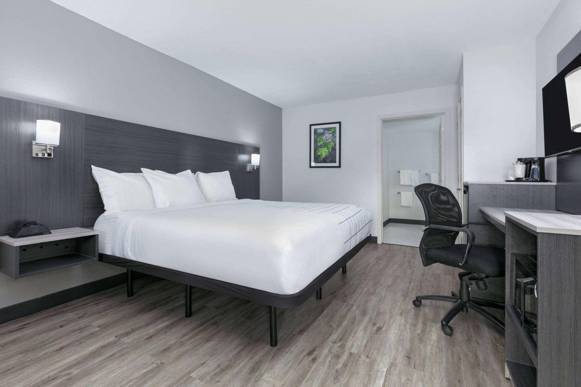 La Quinta Inn By Wyndham Dallas Uptown Zewnętrze zdjęcie