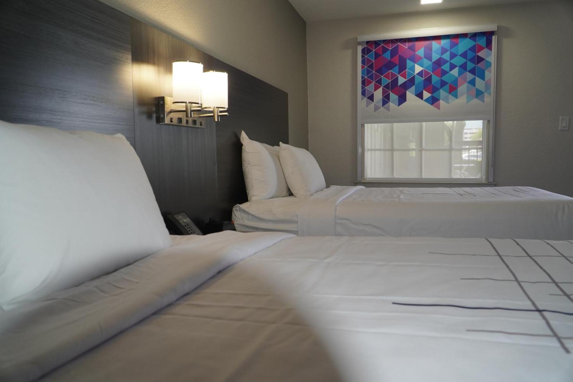 La Quinta Inn By Wyndham Dallas Uptown Zewnętrze zdjęcie