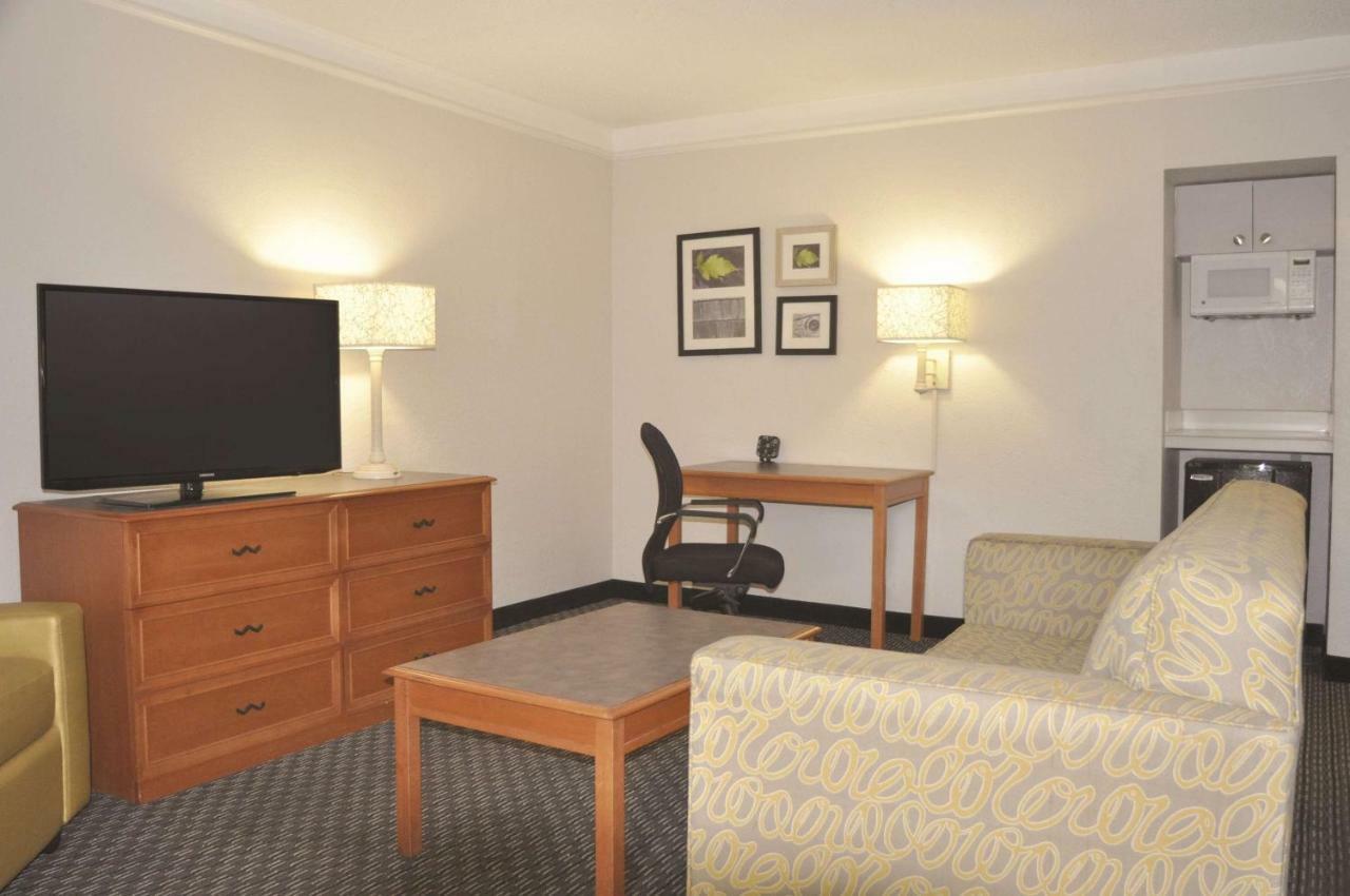 La Quinta Inn By Wyndham Dallas Uptown Zewnętrze zdjęcie